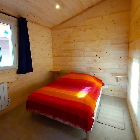 Camping Domaine Du Balbuzard Condat-en-Combraille